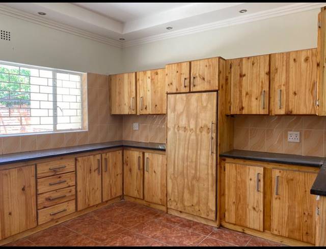 3 BEDROOM PROPERTY TO RENT IN CHROOM PARK